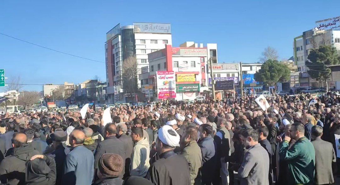 تجمع سوگواران رهبر شهید انقلاب در خرم‌آباد