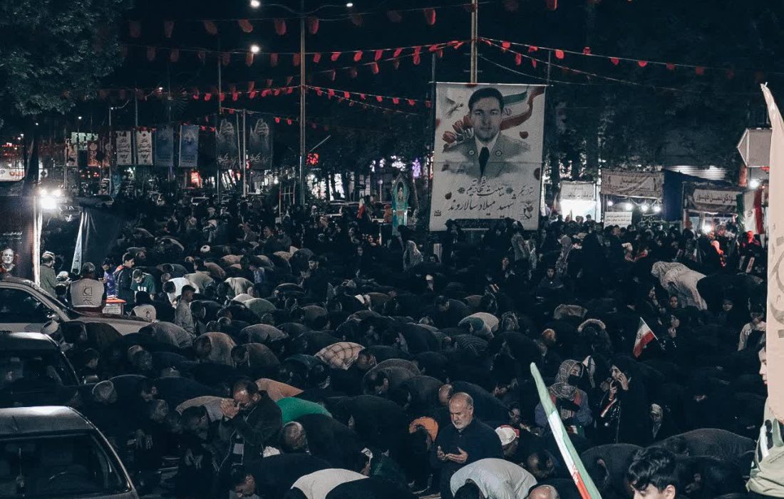 نماز استغاثه به امام زمان (عج) در خرم‌آباد برگزار شد