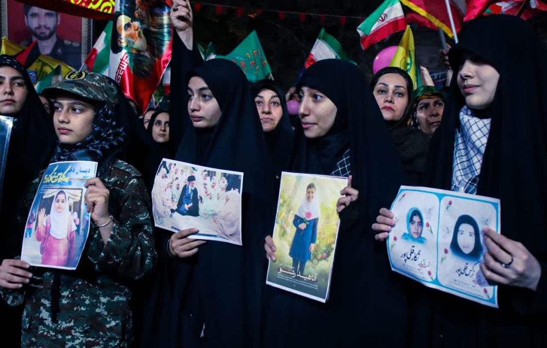 تجدید بیعت دختران خرم آبادی با رهبر معظم انقلاب