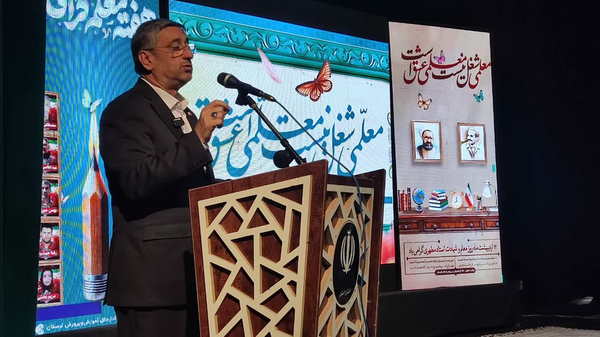 استاندار لرستان: راه را برای معلمان هموار کنیم