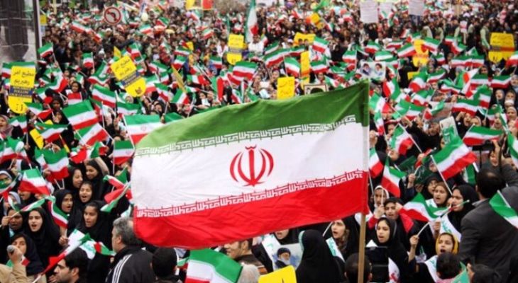 خون شهدا ملت ایران را متحد کرد