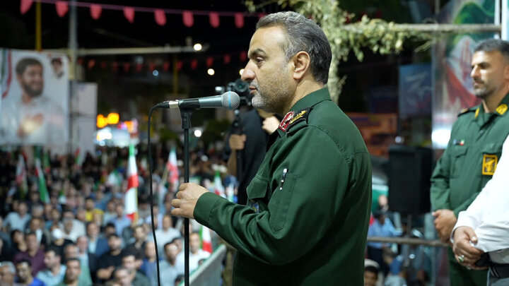 ملت ایران برای خلق یک حماسه بزرگ انتخاب شدند