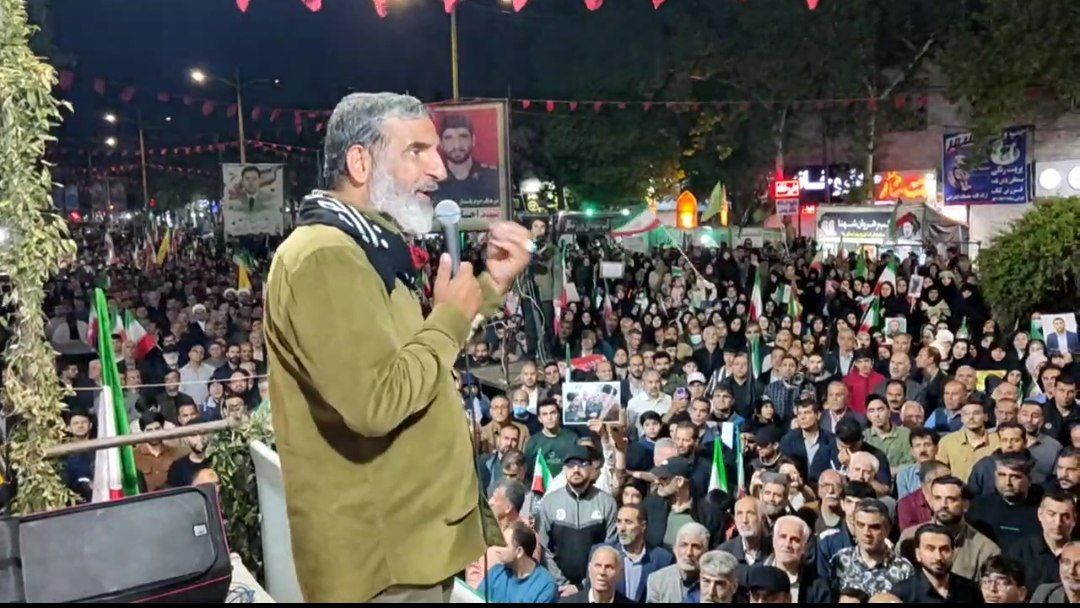 اجتماع مردمی با سخنرانی حاج حسین یکتا برگزار شد
