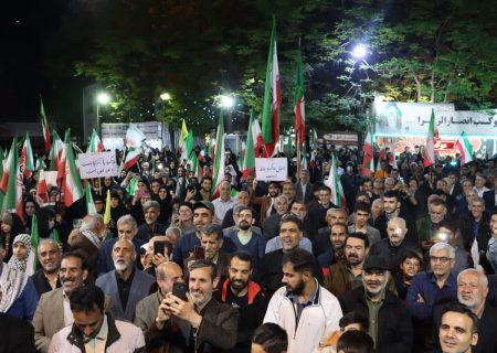 میدان‌داری باشکوه مردم خرم آباد در شب‌های حماسه