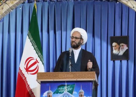 ملت ایران پایدار و مقاوم ایستاده است