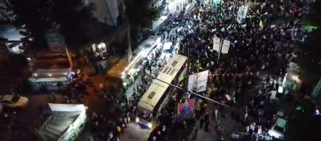 بدرقه باشکوه کاروان کربلایی های خرم آباد در موج ۸۹ حماسه