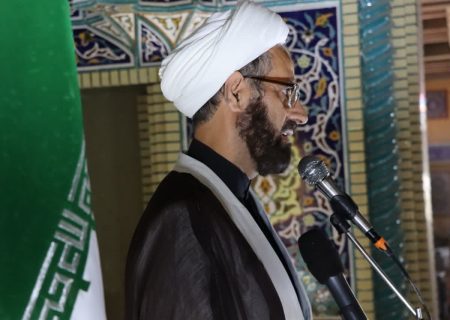 ملت ایران در برابر ابرقدرت‌ها محکم ایستاده است