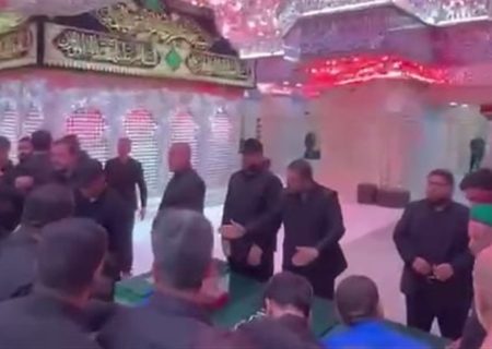 پیکرهای مطهر شهدای خانواده رهبر شهید انقلاب، در جوار ضریح امام حسین(ع)