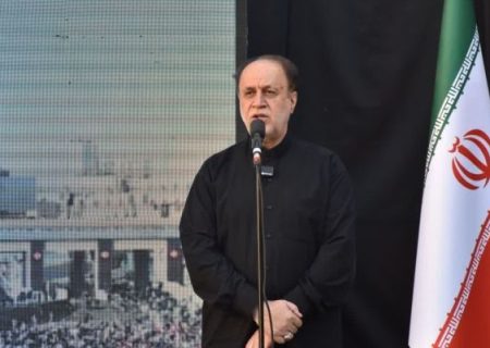 عزت ملت ایران مدیون ایستادگی امام شهید است