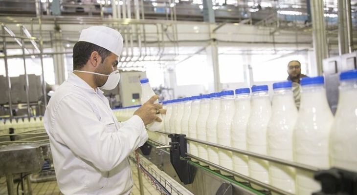 کارگران کارخانه پگاه در سنگر تولید ایستادگی کردند