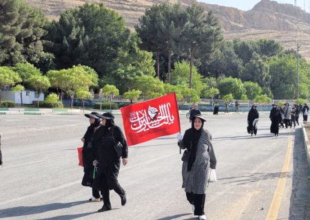 طنین خون‌خواهی قائد شهید در پیاده روی جاماندگان اربعین خرم آباد
